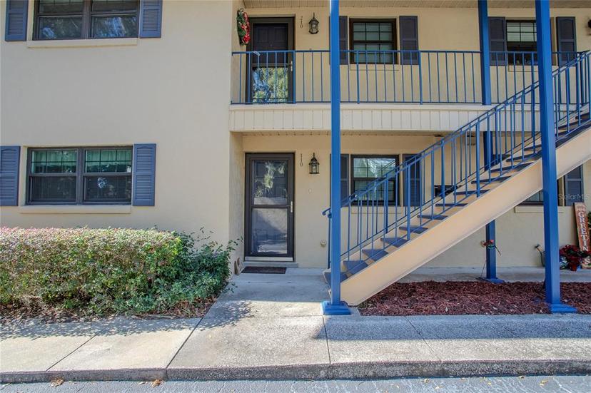 Picture of 110 N Tremain Street Unit 110, Mount Dora FL 32757