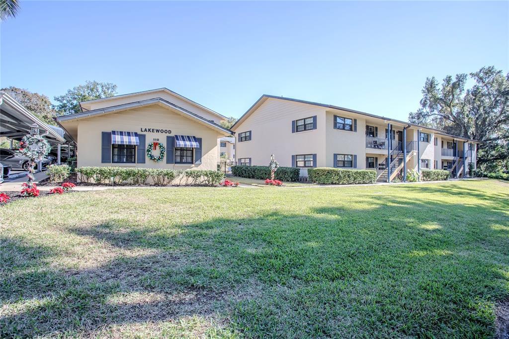 Picture of 110 N Tremain Street Unit 110, Mount Dora, FL 32757