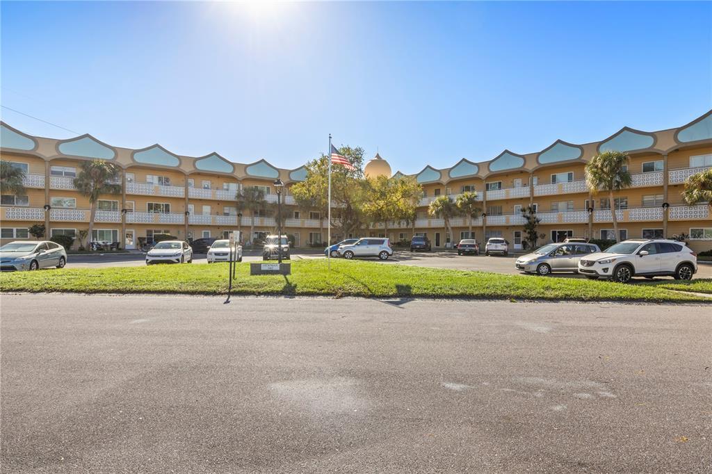 Picture of 2467 Finlandia Lane Unit 77, Clearwater, FL 33763