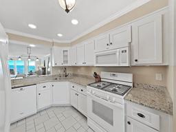 Picture of 6060 Shore Boulevard S Unit 1008, Gulfport, FL 33707