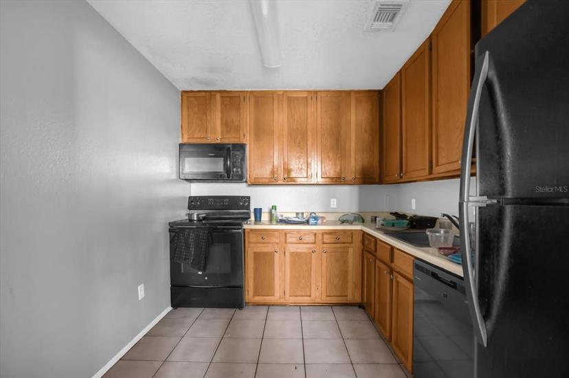 Picture of 3954 Versailles Drive Unit 3954B, Orlando FL 32808