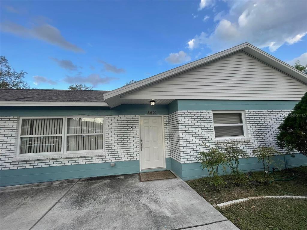 Picture of 8601 Twin Lakes Boulevard, Tampa, FL 33614