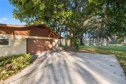 Picture of 905 Lake Fuller Drive, Lutz, FL 33548