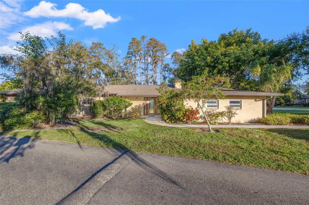 Picture of 905 Lake Fuller Drive, Lutz, FL 33548