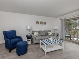 Picture of 533 Parkdale Mews Unit 533, Venice, FL 34285