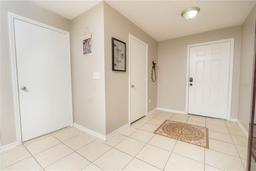 Picture of 2633 Edgewater Falls Drive, Brandon, FL 33511