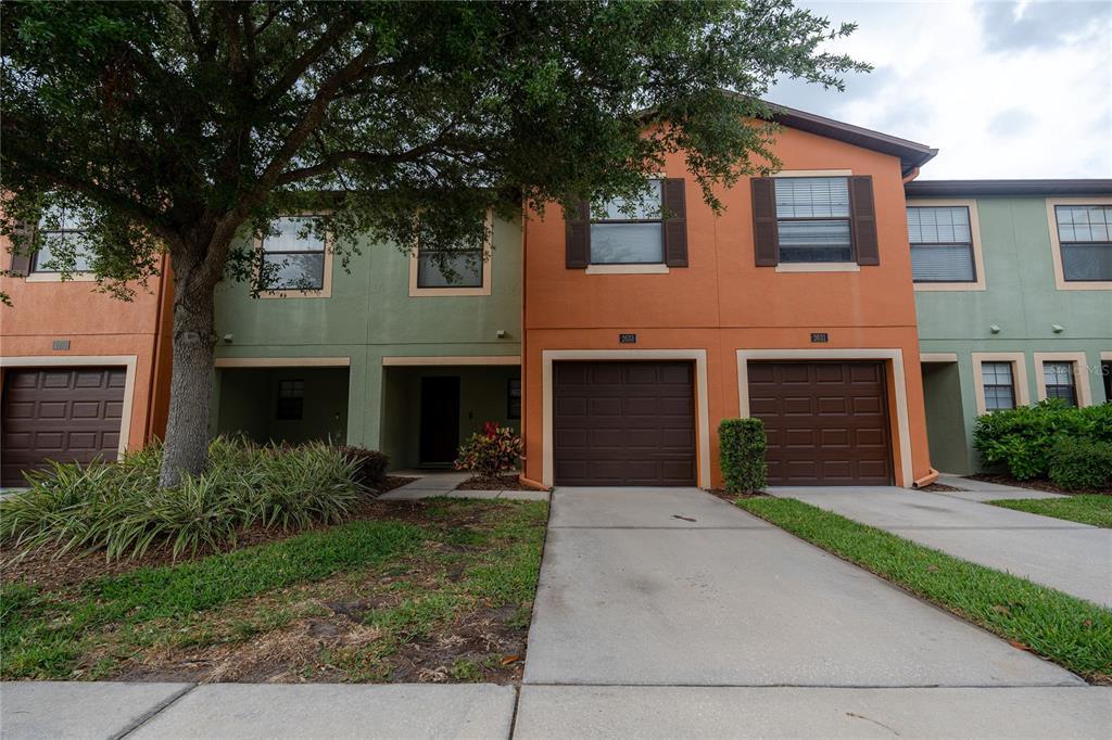 Picture of 2633 Edgewater Falls Drive, Brandon, FL 33511