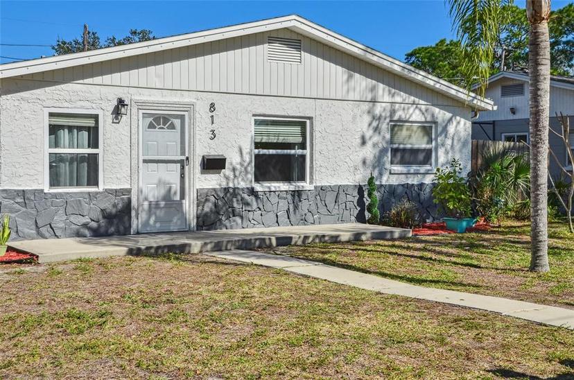 Picture of 813 89Th Avenue N, St Petersburg FL 33702