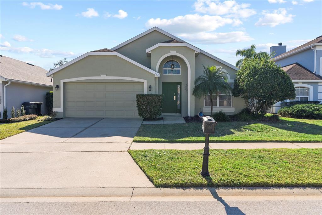 Picture of 422 Troon Circle, Davenport, FL 33897