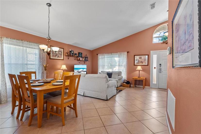 Picture of 422 Troon Circle, Davenport FL 33897