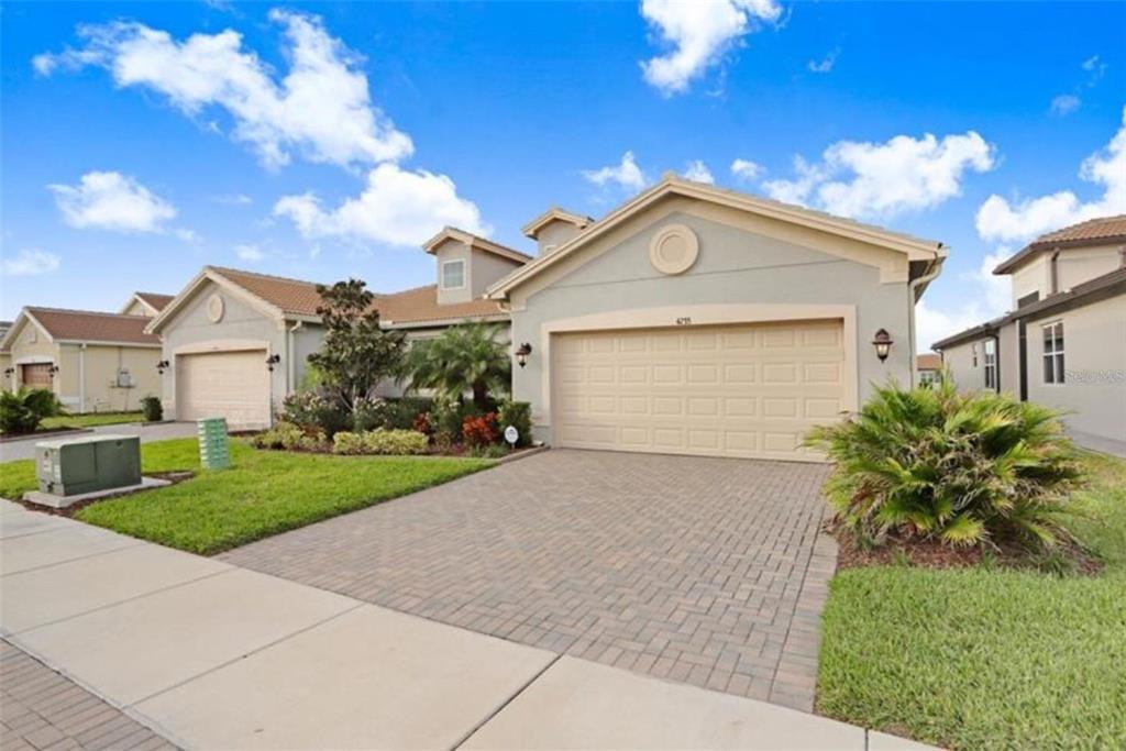 Picture of 4735 Avila Lakes Drive, Wimauma, FL 33598