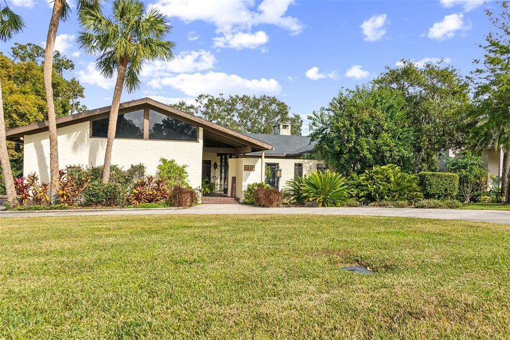 Picture of 1212 Lake Point Drive, Lakeland, FL 33813