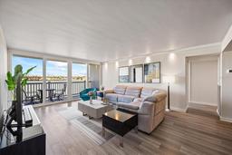 Picture of 500 Treasure Island Causeway Unit 307, Treasure Island, FL 33706