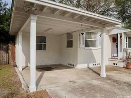 Picture of 2042 NW 7Th Lane, Gainesville, FL 32603