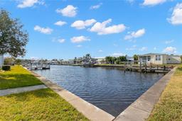 Picture of 6912 Mount Quincy Drive Ne Unit 350, St Petersburg, FL 33702