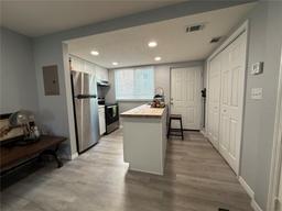 Picture of 628 Cohen Way Unit 628, Sarasota, FL 34236