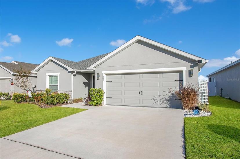 Picture of 933 Aruba Avenue, Mulberry FL 33860