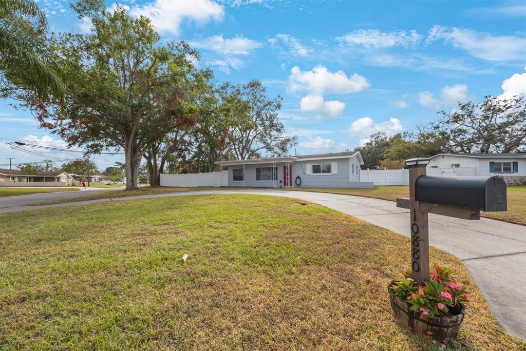 Picture of 10880 Village Green Avenue, Seminole, FL 33772