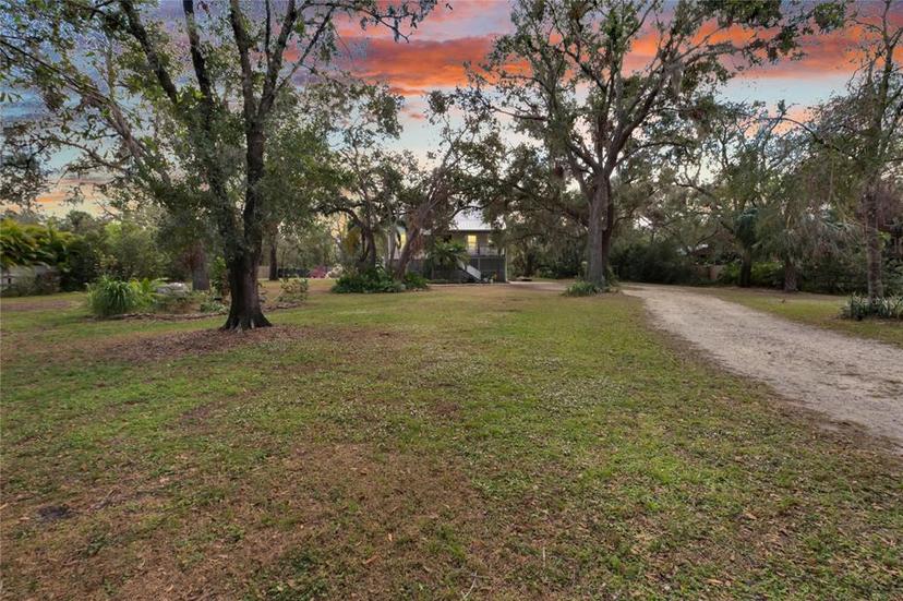 Picture of 1406 Butch Cassidy Trail, Wimauma FL 33598