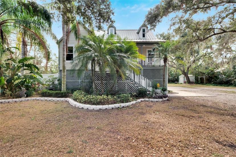 Picture of 1406 Butch Cassidy Trail, Wimauma FL 33598