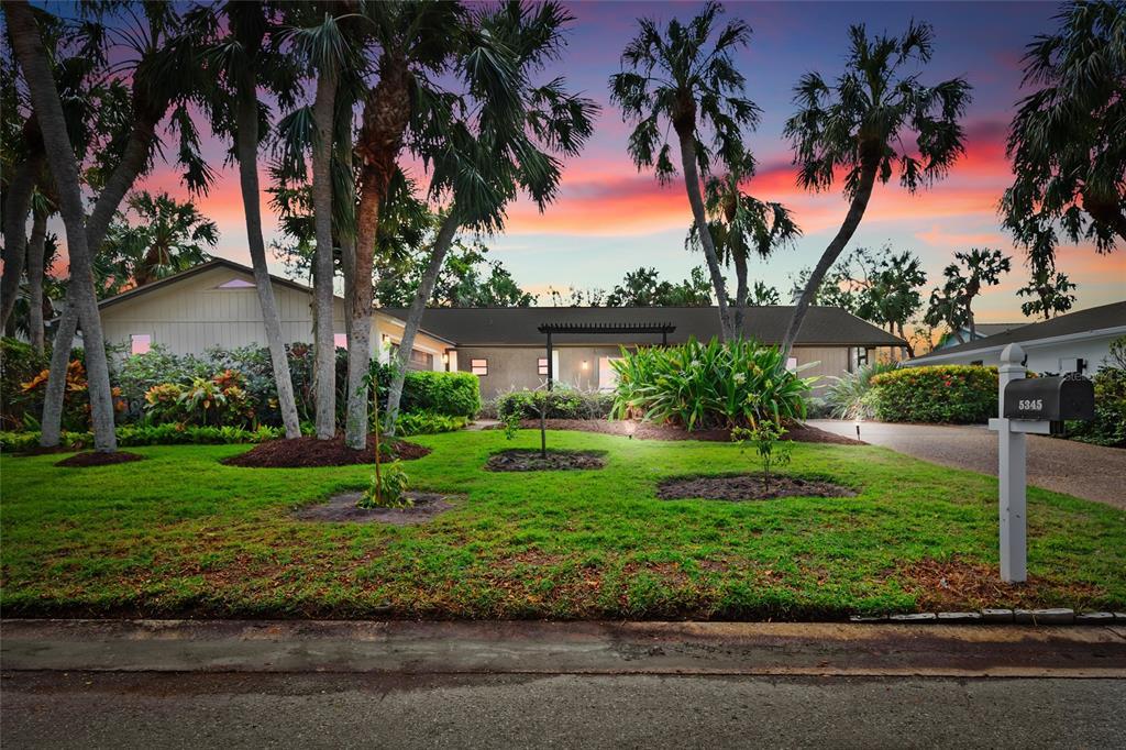 Picture of 5345 Siesta Court, Sarasota, FL 34242