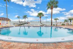 Picture of 4775 Cove Circle Unit 904, St Petersburg, FL 33708