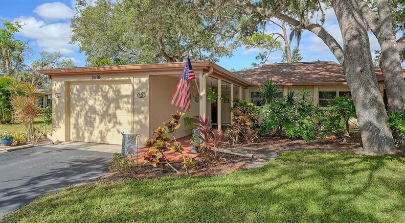 Picture of 7030 Bright Creek Drive Unit 51, Sarasota FL 34231