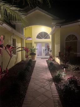 Picture of 340 Bermuda Court Unit 5, Venice, FL 34293