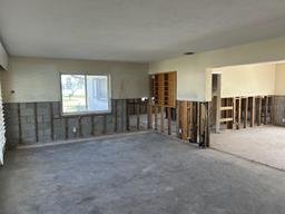 Picture of 15816 2Nd St E, Redington Beach, FL 33708