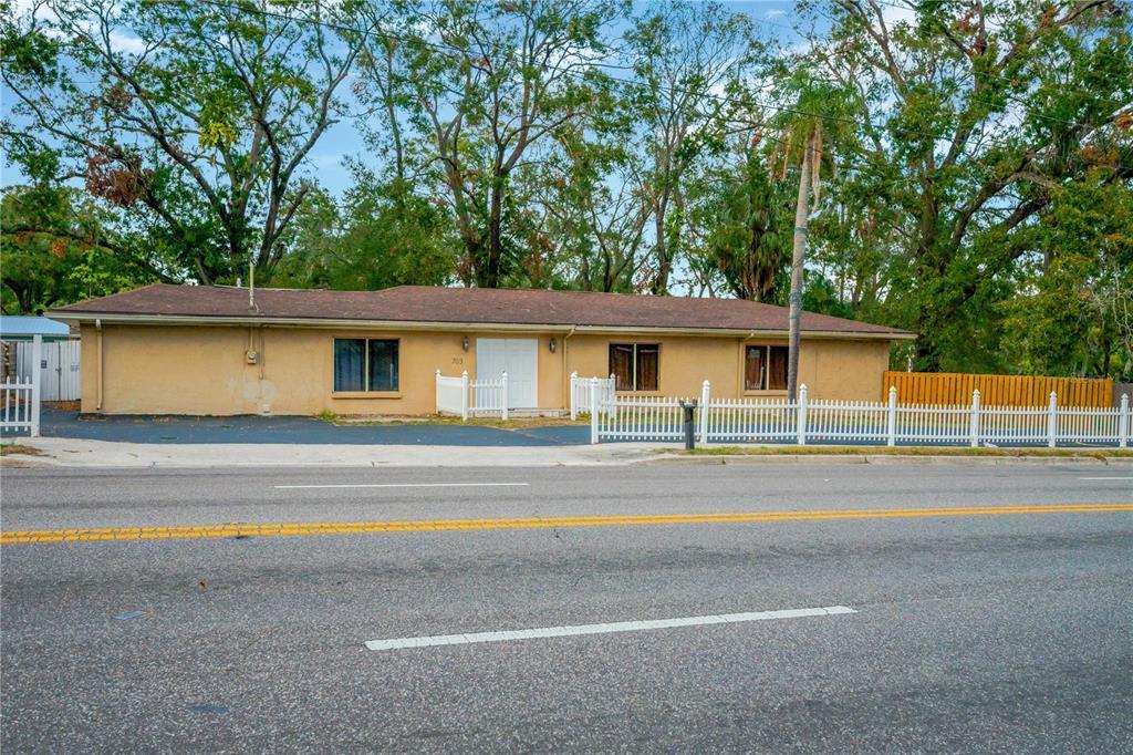 Picture of 703 W Sligh Avenue, Tampa, FL 33604