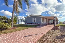 Picture of 808 53Rd Avenue E Unit 142, Bradenton, FL 34203