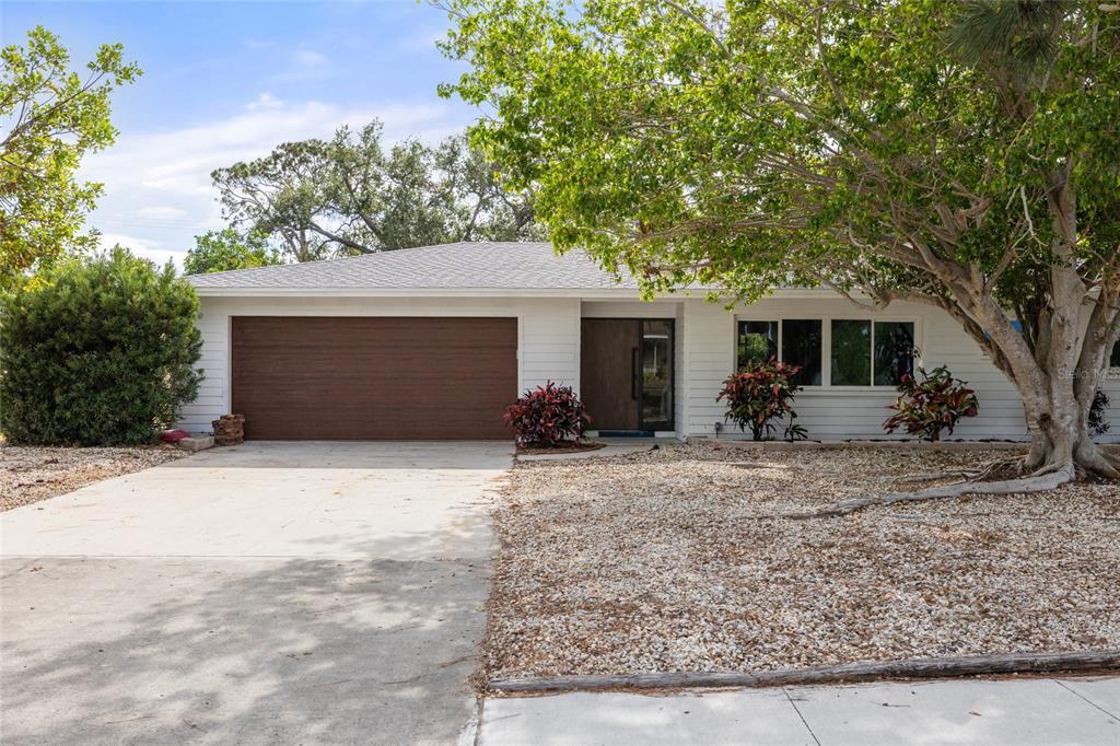 Picture of 346 Suwanee Avenue, Sarasota, FL 34243