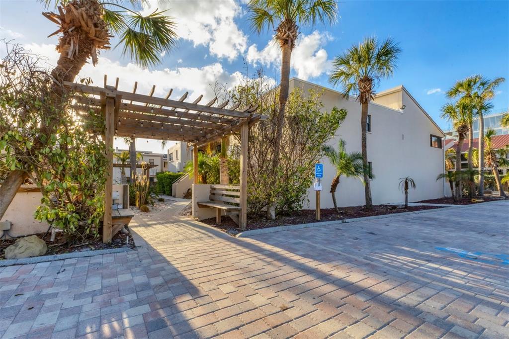 Picture of 4621 Gulf Of Mexico Drive Unit D10, Longboat Key, FL 34228