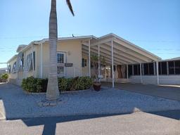 Picture of 657 N Green Circle, Venice, FL 34285