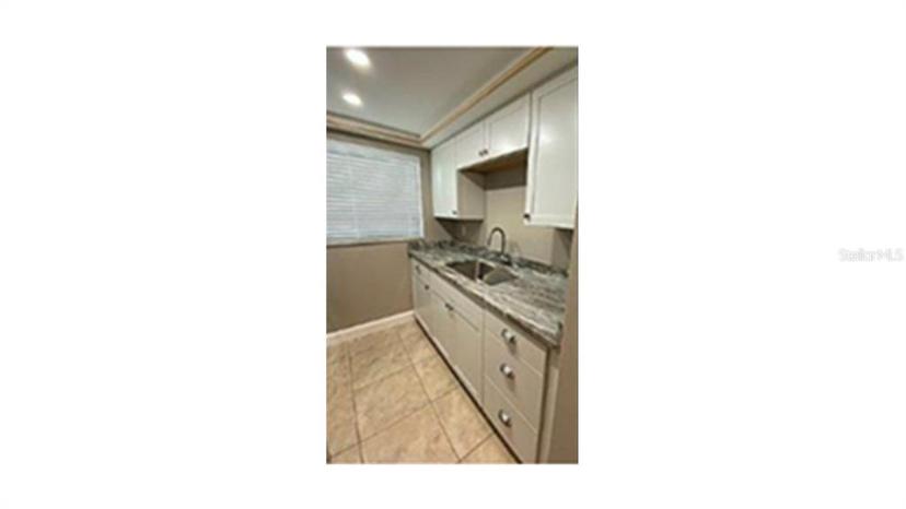 Picture of 1221 Drew Street Unit B9, Clearwater FL 33755