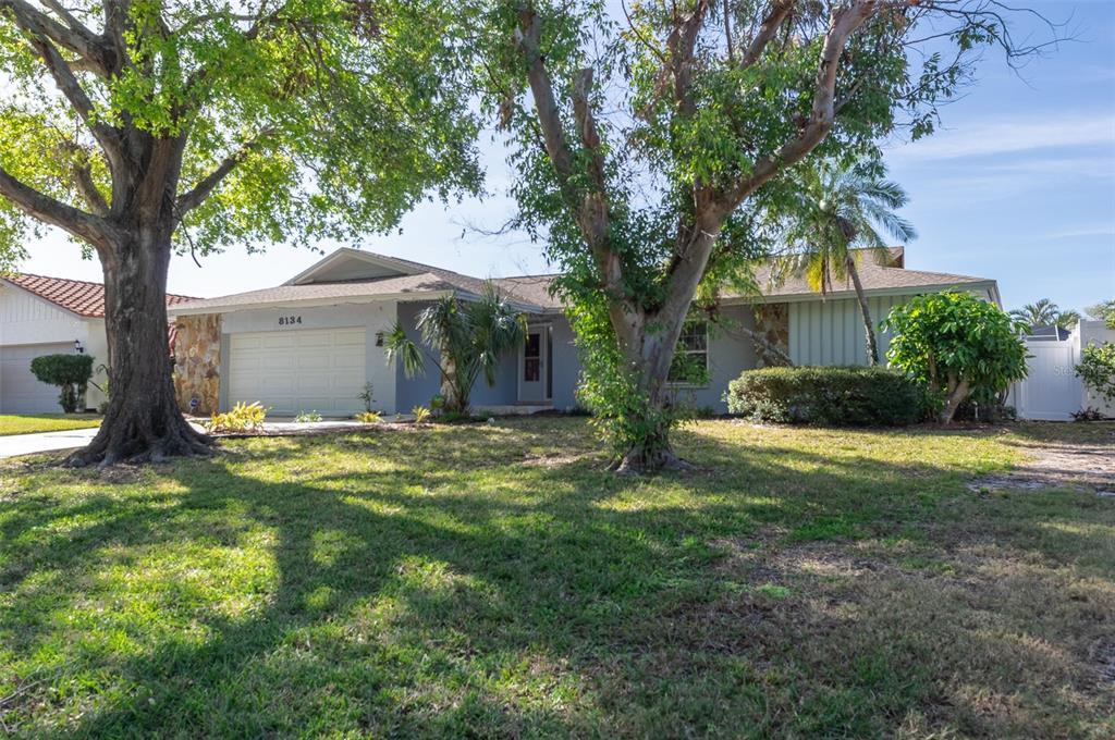 Picture of 8134 Bayshore Drive, Seminole, FL 33776