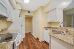 Picture of 814 Crest Pines Drive Unit 928, Orlando, FL 32828