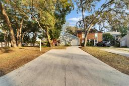 Picture of 9402 Forest Hills Circle, Tampa, FL 33612