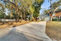 Picture of 9402 Forest Hills Circle, Tampa, FL 33612