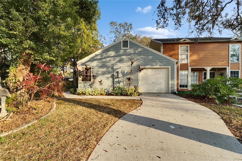 Picture of 9402 Forest Hills Circle, Tampa, FL 33612