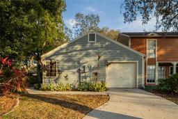 Picture of 9402 Forest Hills Circle, Tampa, FL 33612