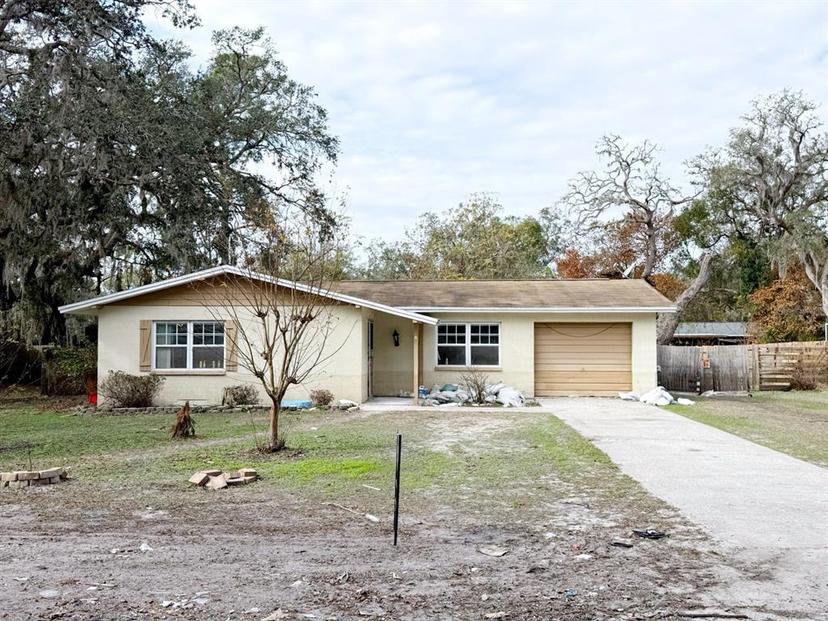 Picture of 4935 Mockingbird Drive, Dade City FL 33523