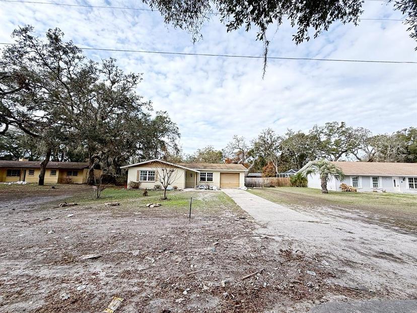 Picture of 4935 Mockingbird Drive, Dade City FL 33523