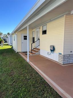 Picture of 374 Gracie Avenue N, Frostproof, FL 33843