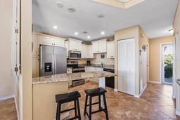 Picture of 861 Waterside Lane Unit 861, Bradenton, FL 34209