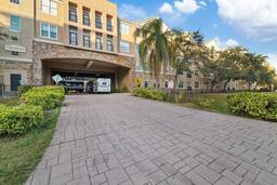 Picture of 4221 W Spruce Street Unit 1127, Tampa, FL 33607