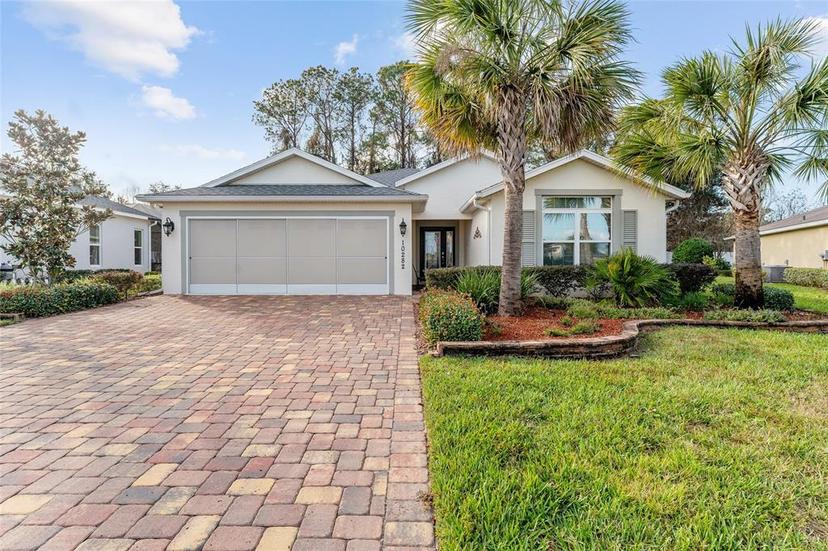 Picture of 10282 Julia Isles Avenue, Oxford FL 34484