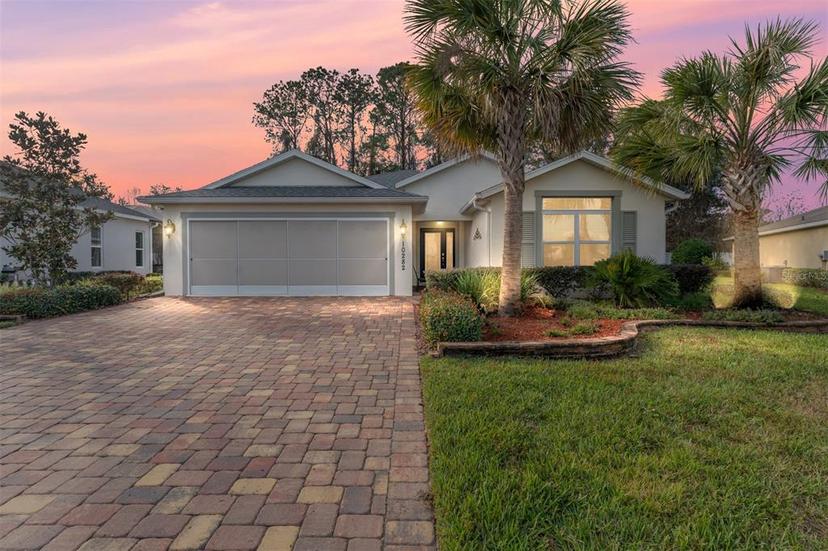 Picture of 10282 Julia Isles Avenue, Oxford FL 34484