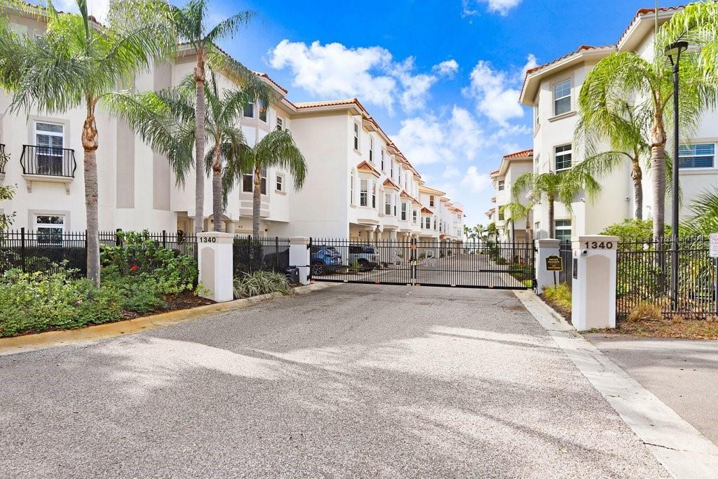 Picture of 1340 Bayshore Boulevard Unit 407, Dunedin, FL 34698