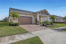 Picture of 5043 Vantage Court, Saint Cloud, FL 34772